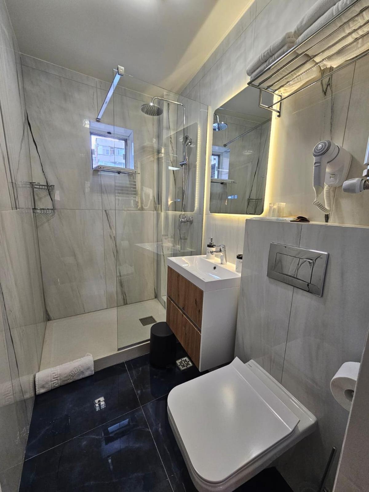 Hotel Queen Râmnicu Vâlcea Εξωτερικό φωτογραφία