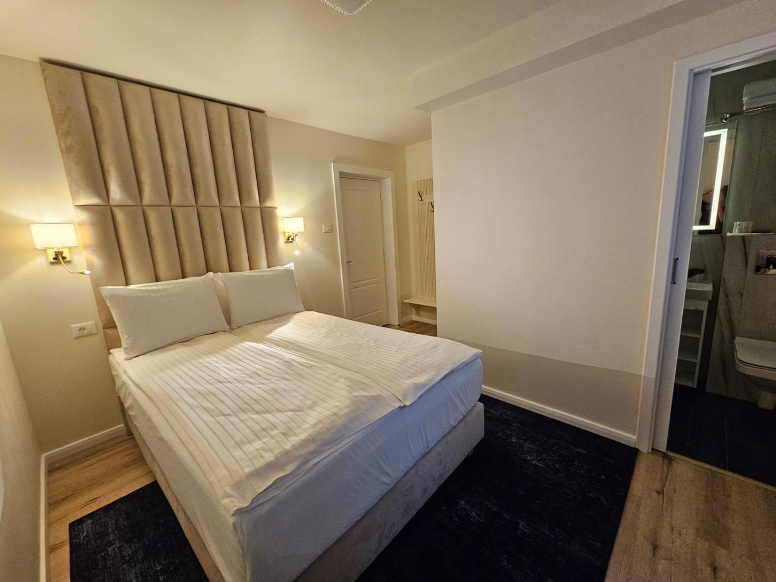 Hotel Queen Râmnicu Vâlcea Εξωτερικό φωτογραφία